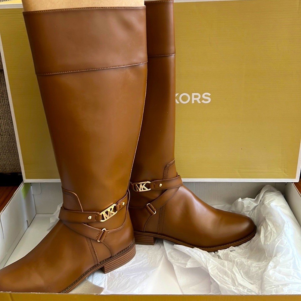 BNWT Michael Kors knee high brown leather books